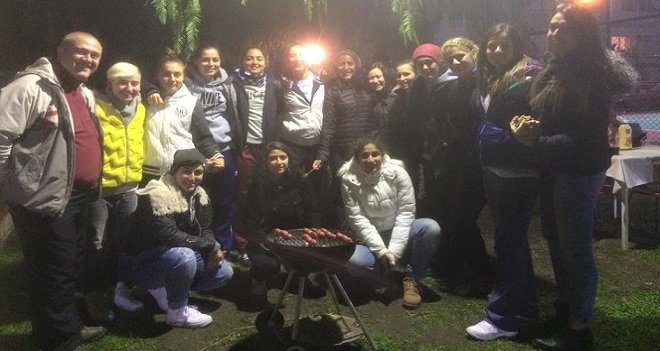 Şampiyon ragbiciler yeni yıla "mangal keyfi" ile girdi...