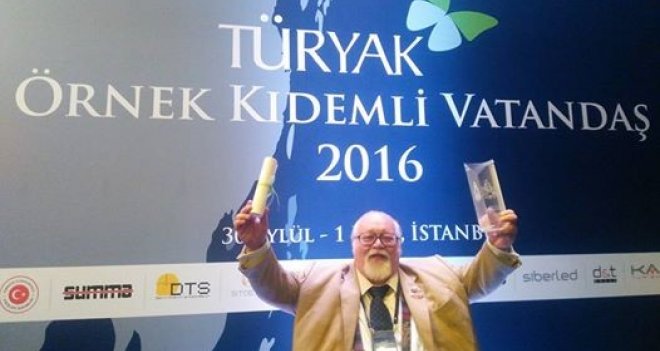 Sancar Maruflu'ya ''Örnek Vatandaş'' ödülü