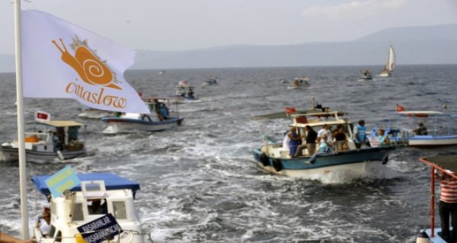 Seferihisar'da yine balık çiftliği krizi...