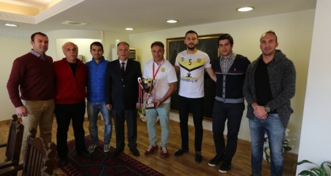 Selçuk’tan milli takıma iki yıldız