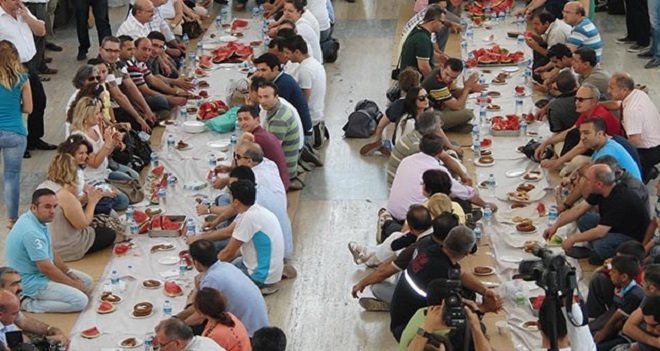 SENDİKACILARIN HALİLİBRAHİM SOFRASI...