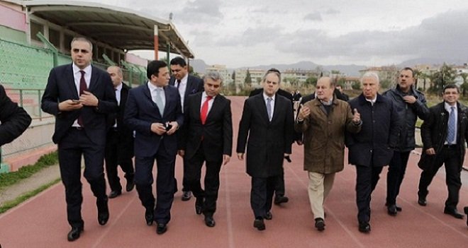 Spor Bakanı Karşıyaka Stadını inceledi…