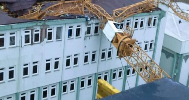 Süleyman Demirel Anadolu Lisesi'nde onarım çalışmaları sürüyor