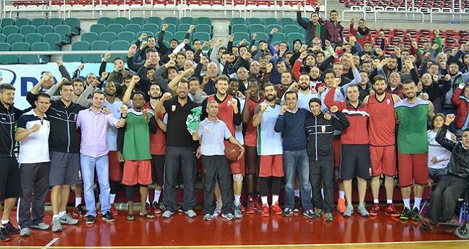 Taraftardan Pınar Karşıyaka'ya moral ziyareti...