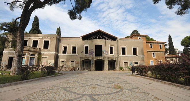 Tarihi köşkte tarihi gün