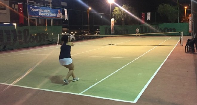 Tenis heyecanında çeyrek ve yarı finale doğru...