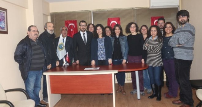 TGS Genel Başkanı Durmuş, İzmirli gazetecilerle bir araya geldi
