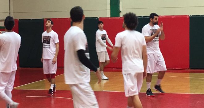 Tolkar Genç Karşıyakalılar evinde galip