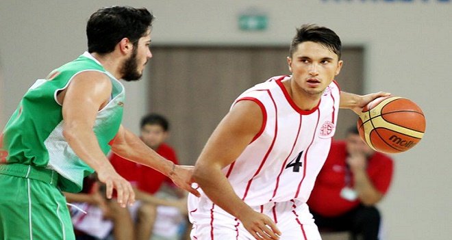 Tolkar Genç Karşıyakalılar kendi evinde yenildi