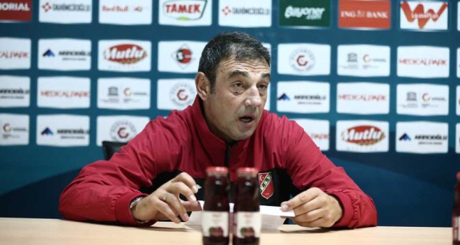 Trifunovic: Hücumda istediğimiz şekilde oynayamıyoruz