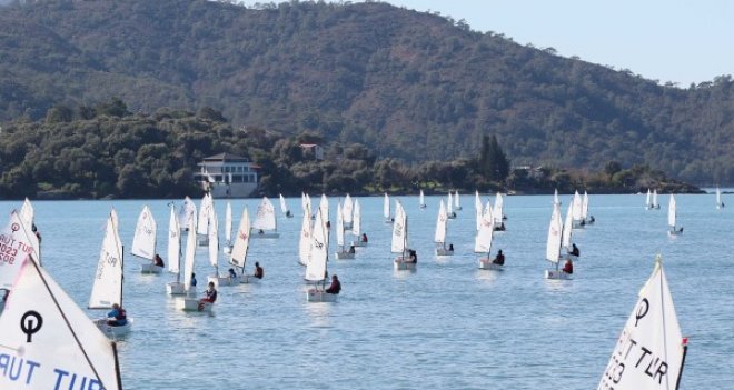 TYF Kış Kupası'nda 22 Karşıyakalı yelkenci yarışıyor