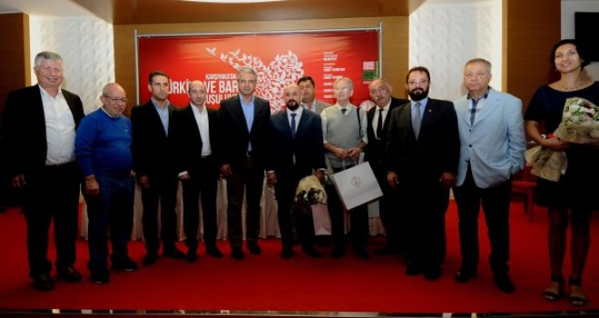 Uluslararası Karşıyaka Festivali “Türkiye ve Barış” konulu panelle son buldu