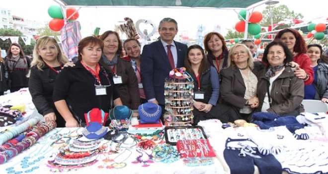 Üretici Kadınlar'dan Sevgililer Günü kermesi