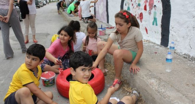 Urla sokakları güzelleşiyor