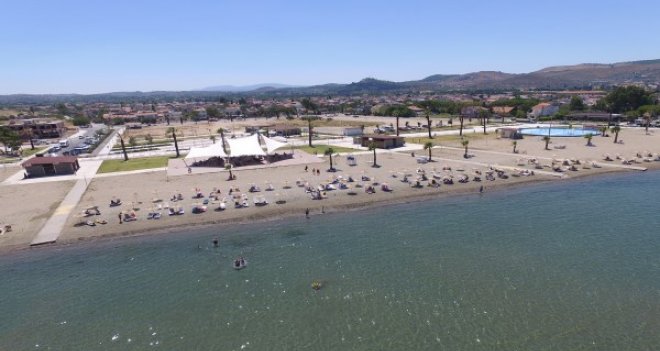 Urla'da mavi bayraklı Kum Denizi keyfi