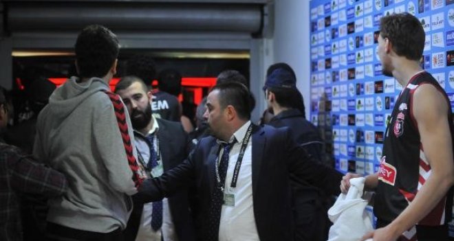 Uşak antrenörü Bulkaz: Alkollü yöneticiler bizi küfürle taciz etti