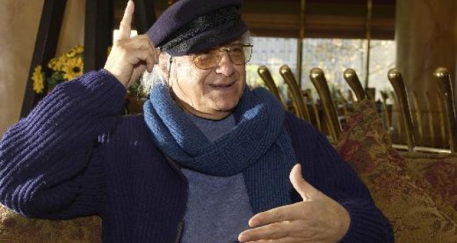 Usta şair Attila İlhan, şiir yarışmasıyla anılıyor