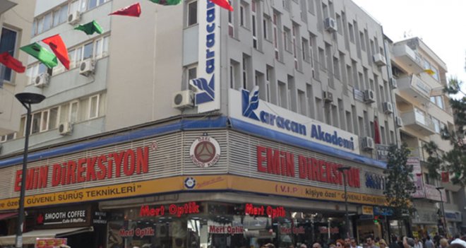 Vakıf İş Hanı yıkılıyor