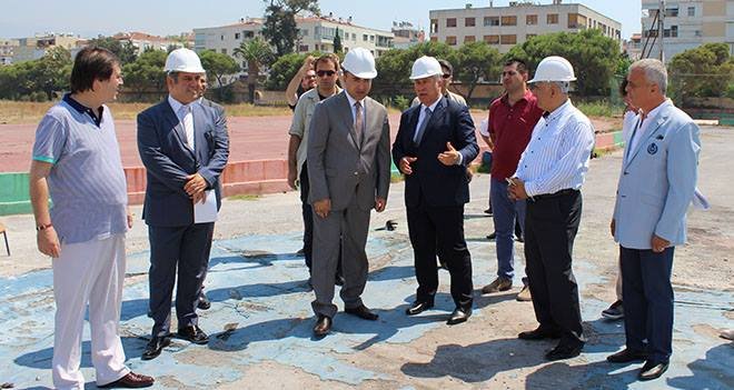 Vali Toprak Karşıyaka Stadı inşaatını inceledi