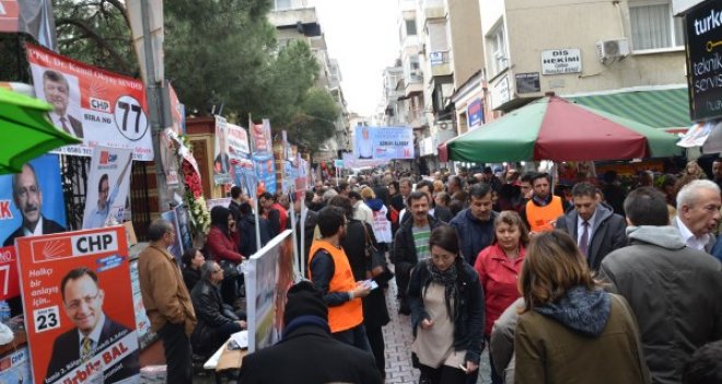 Yağmura rağmen demokrasi...