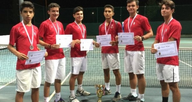 Yamanlar Koleji, teniste Türkiye ikincisi oldu