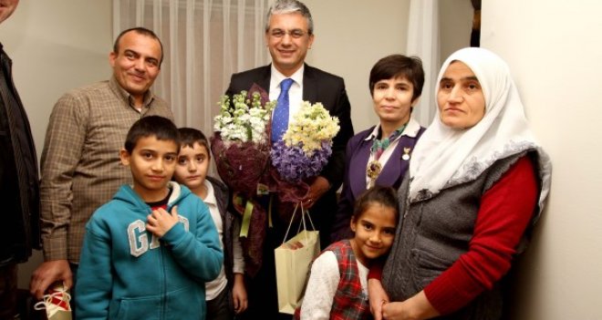 Yangın mağduru aileye Akpınar'dan destek