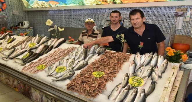 Yasak kalktı balık tezgahları doldu