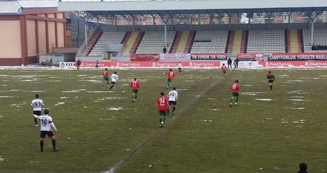 Yedek formasız maça çıkan Karşıyaka’ya ceza!..