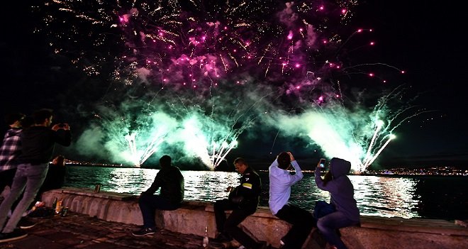 Yılbaşı gecesi Alsancak'tan Karşıyaka'ya ulaşım saatleri belli oldu