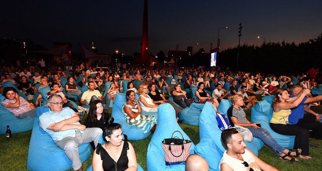 Yıldızların altında muhteşem gece