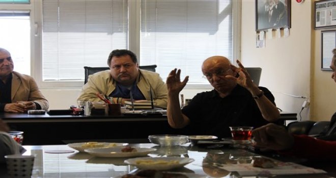 Yüksel Çakmur: “Stat sorunu halkla çözülür”