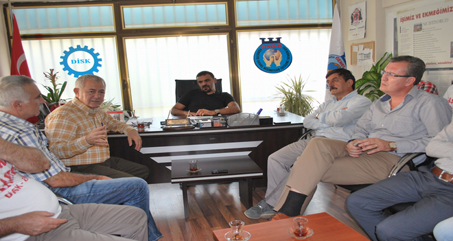 Yüksel ve Moroğlu'ndan işçiye tam destek