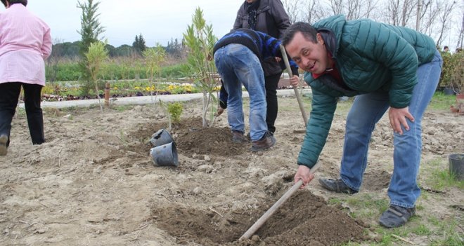 Zihinsel engelli gençler sertifikalarını aldı
