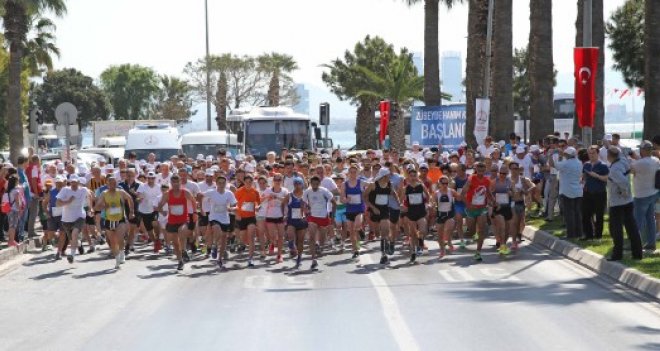 Zübeyde Ana’ya koştular